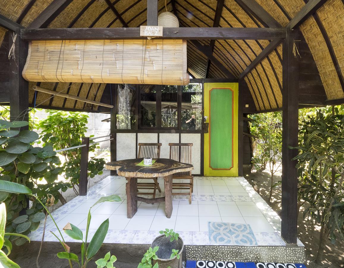 Woodstock Gili - Garden And Bungalows Hotel กีลีตราวางัน ภายนอก รูปภาพ