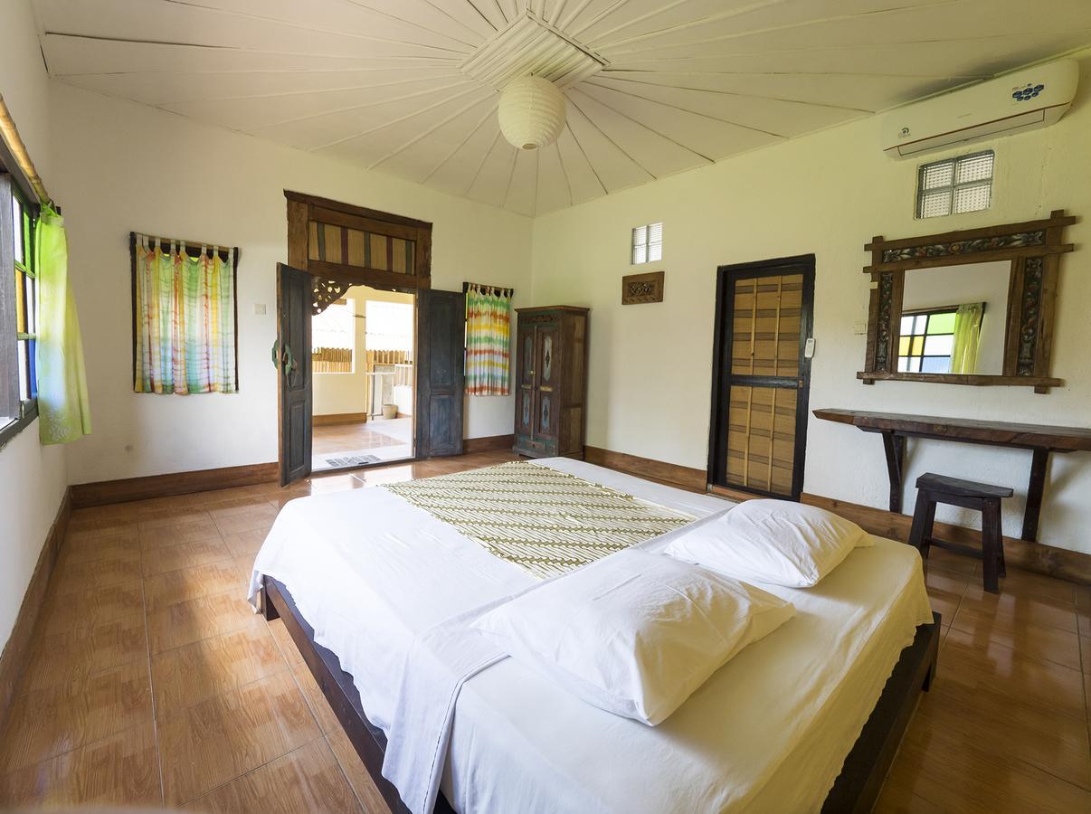 Woodstock Gili - Garden And Bungalows Hotel กีลีตราวางัน ภายนอก รูปภาพ