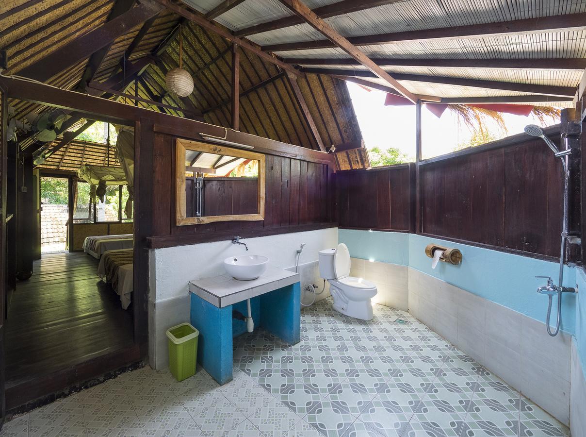 Woodstock Gili - Garden And Bungalows Hotel กีลีตราวางัน ภายนอก รูปภาพ