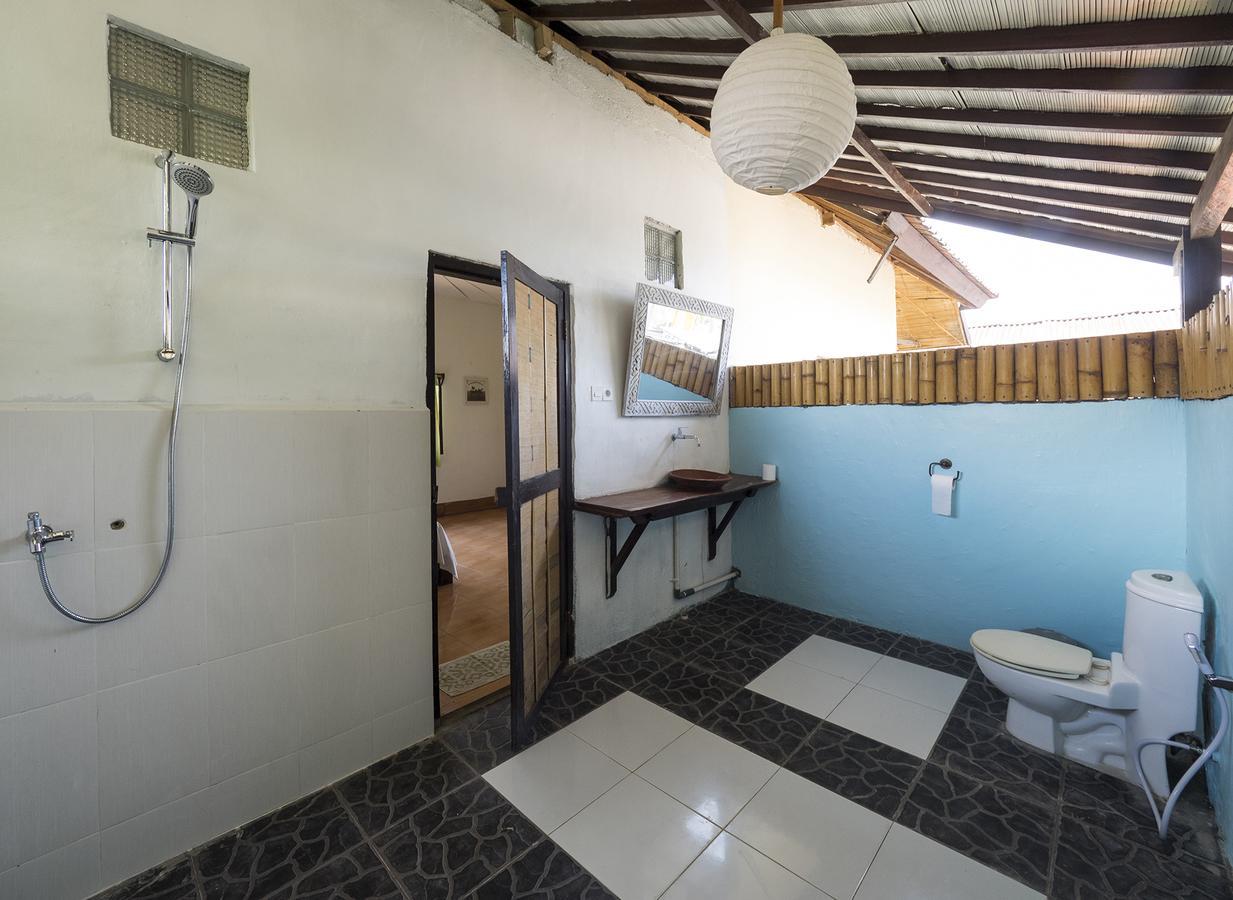 Woodstock Gili - Garden And Bungalows Hotel กีลีตราวางัน ภายนอก รูปภาพ
