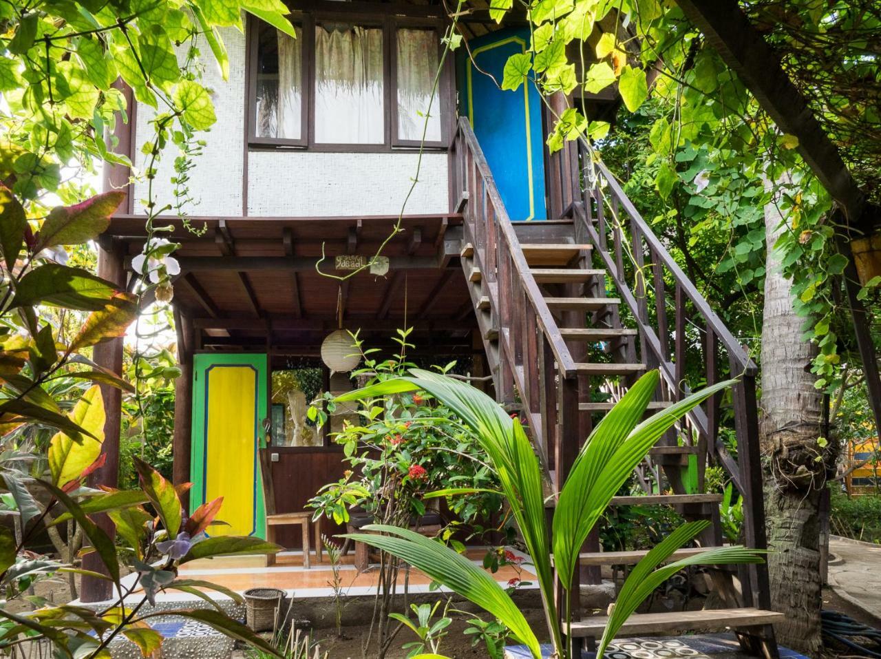 Woodstock Gili - Garden And Bungalows Hotel กีลีตราวางัน ภายนอก รูปภาพ