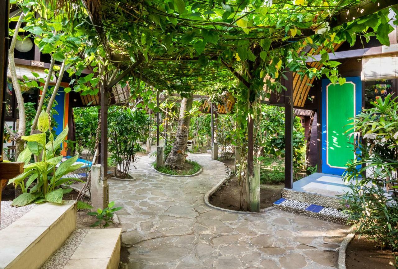 Woodstock Gili - Garden And Bungalows Hotel กีลีตราวางัน ภายนอก รูปภาพ